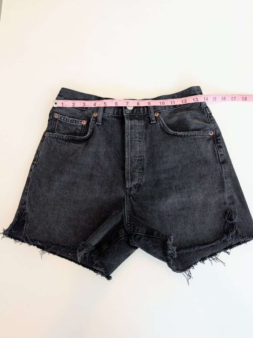 AGOLDE Dee Ultra High Rise Cutoff Shorts in Black - Size 27 - Picture 4 of 9